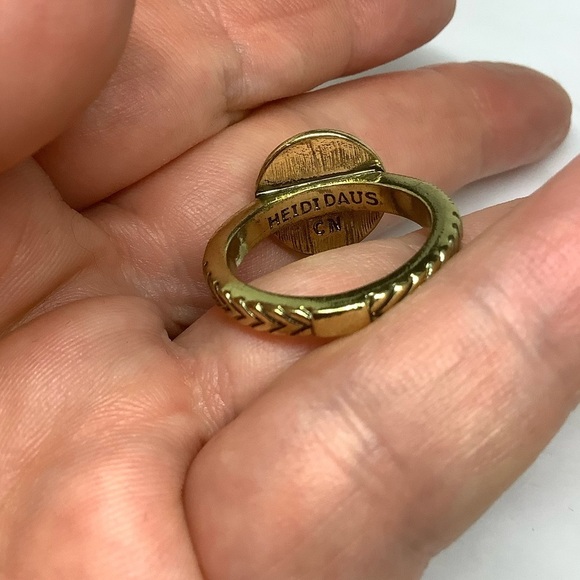 Heidi Daus faux Turquoise Swarovski crystal ring - Picture 5 of 5